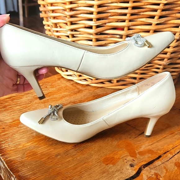 LifeStride Sevyn Glitz in Almond Milk Size 7.5 Shoes Heels - Picture 4 of 16